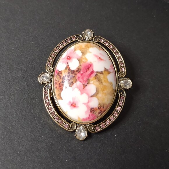 Pretty Pink Floral Brooch - Picture 1 of 11